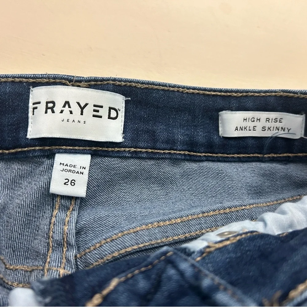 Jeans Blue Skinny Jeans with Tapered Leg FRAYED like newsize 26 high rise😁
